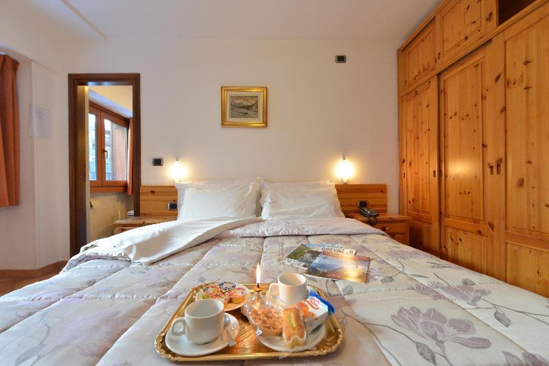 Hotel & Ristorante Serenella Breuil-Cervinia Exteriér fotografie